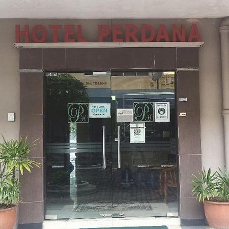 Oyo 90411 Perdana Hotel Labuan Luaran gambar