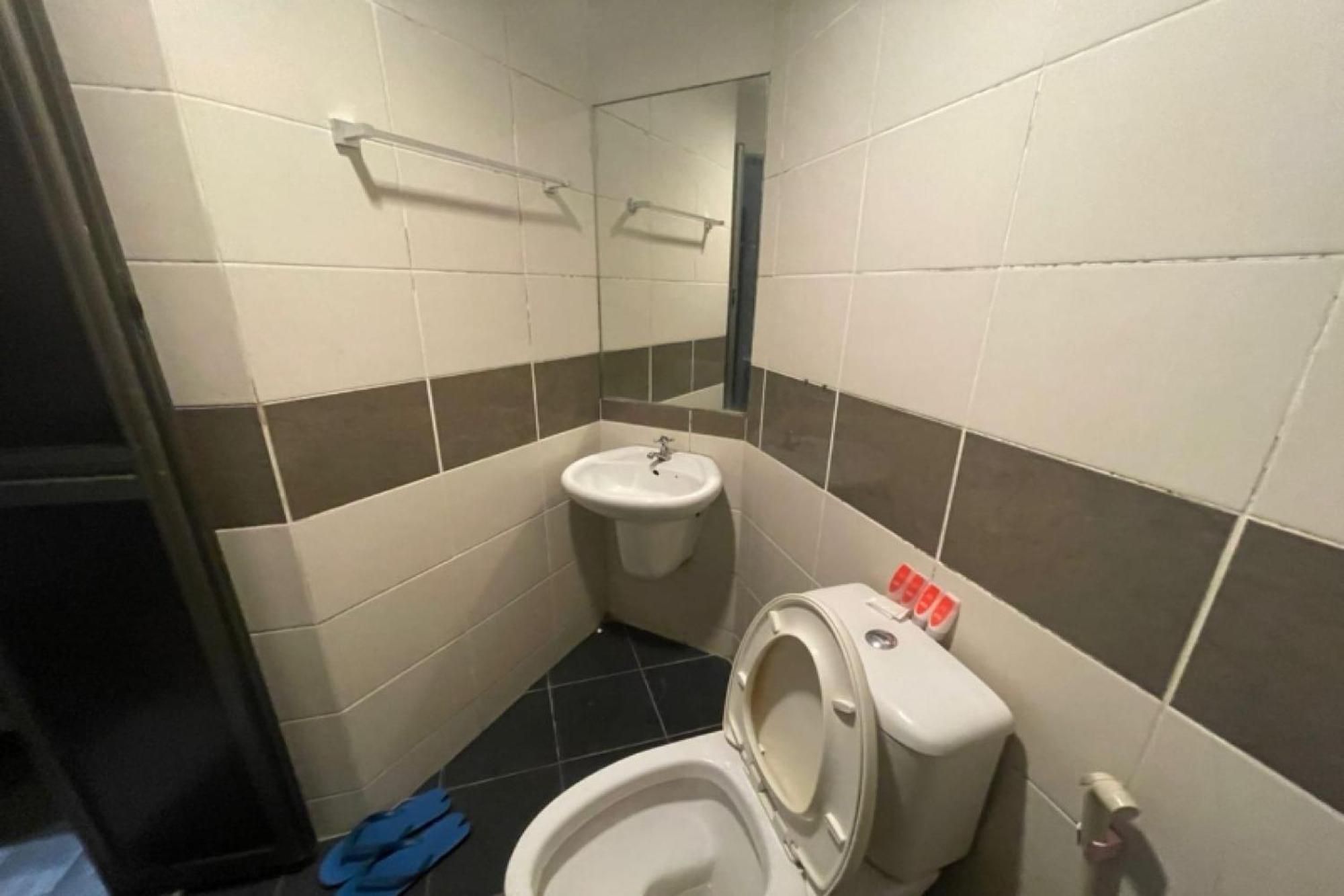 Oyo 90411 Perdana Hotel Labuan Luaran gambar